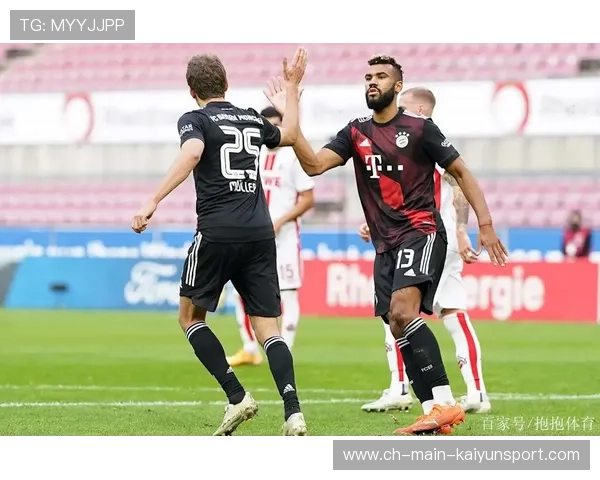 莱万多夫斯基点球点附近推射锁定胜局